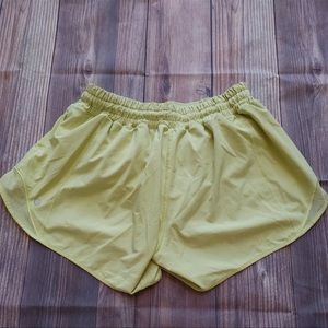 Lululemon Hotty Hot Short II *Long 4" Lemon Vibe Yellow Size 6 W7AWBT